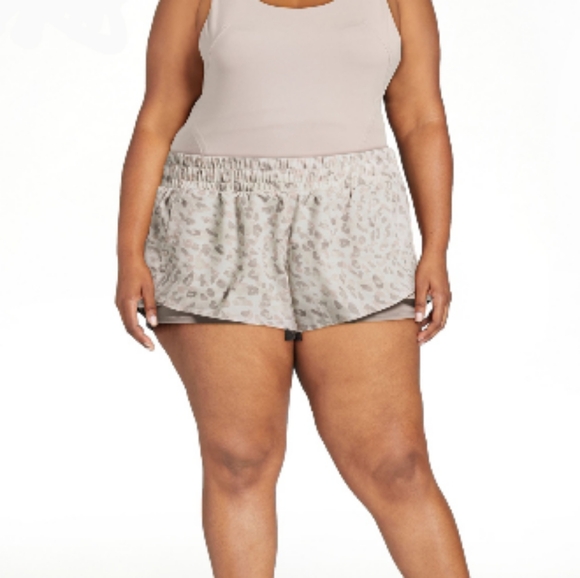 Beautiful muted print taupe bike shorts w/ liner & zippered pocket - Picture 2 of 7